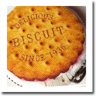 クリームサンドクッキーポーチ